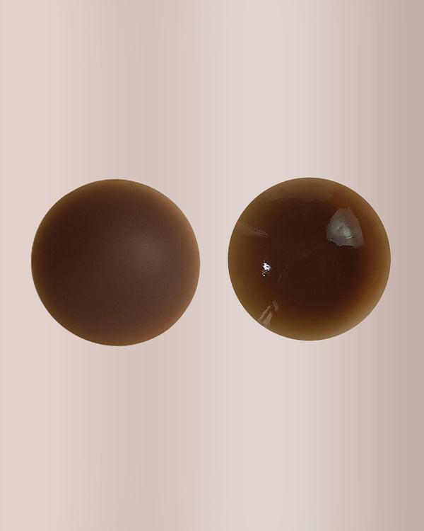 Curvvvy® Invisible silicone nipple covers – reusable & hypoallergenic.