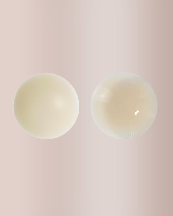 Curvvvy® Invisible silicone nipple covers – reusable & hypoallergenic.