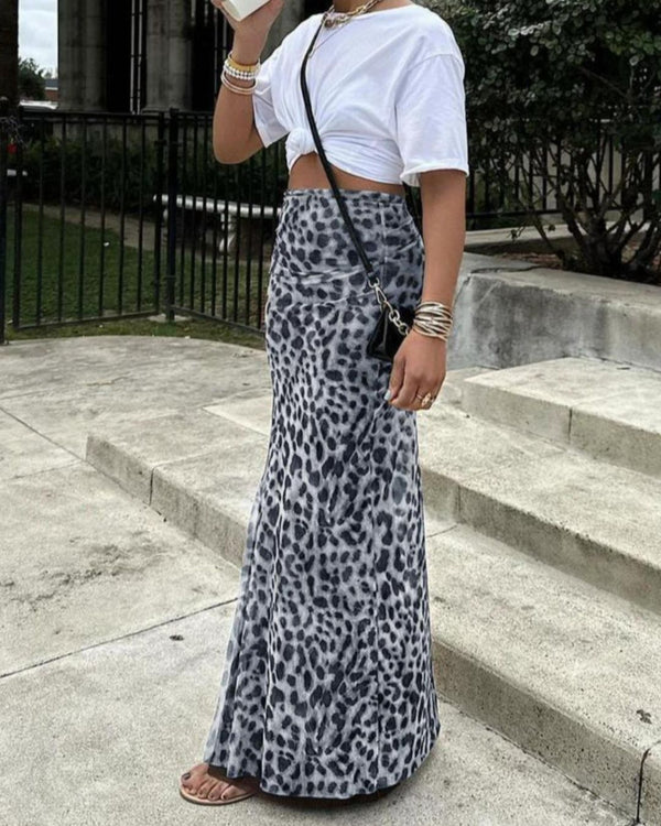 Curvvvy® High-Waisted Leopard Print Mesh Skirt