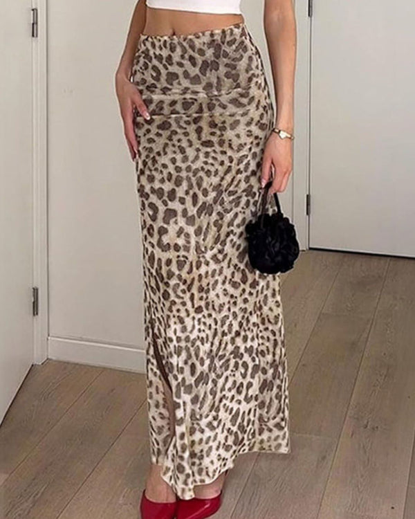 Curvvvy® High-Waisted Leopard Print Mesh Skirt