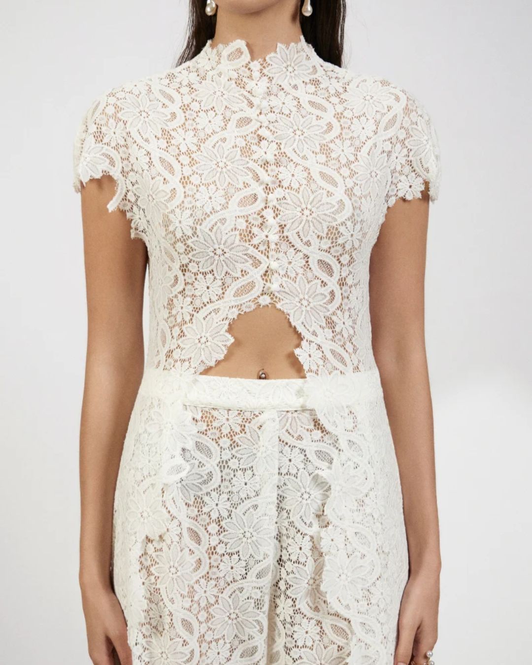 Curvvvy® Elegant Lace Ensemble High Neck Intricate Lace Cut-Out Set