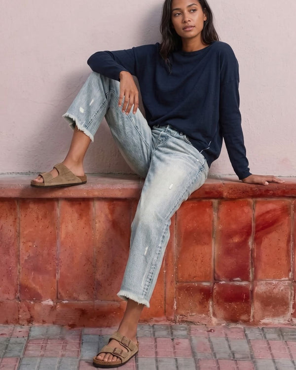 Curvvvy™ Wash Raw Hem Mid Rise Crop Straight Jeans