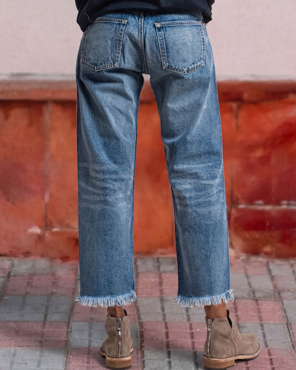 Curvvvy™ Wash Raw Hem Mid Rise Crop Straight Jeans