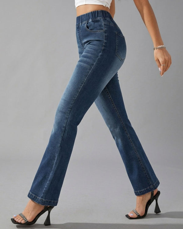Curvvvy™ Schlupfjeans mit hohem Stretch, schmaler Passform und Schlag