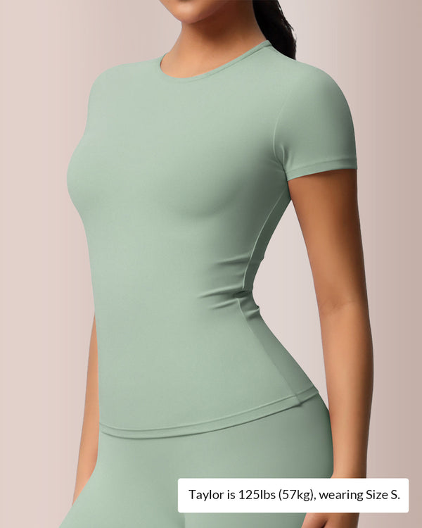 Curvvvy® Women’s Solid Slim-Fit Stretch Sports Tee