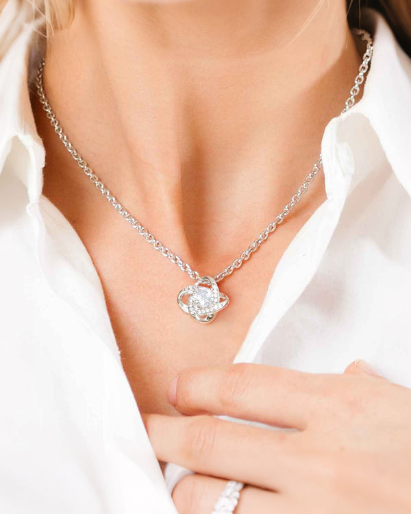 Curvvvy® Light Luxury Hollow Four-Leaf Clover Necklace