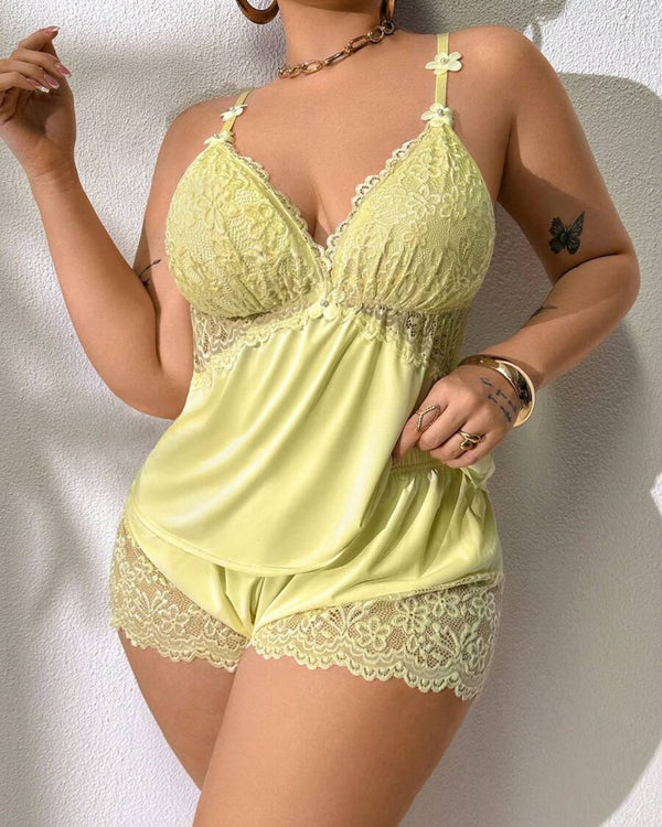 Curvvvy™ Plus Size Romantic Lace Cami Pajama Set