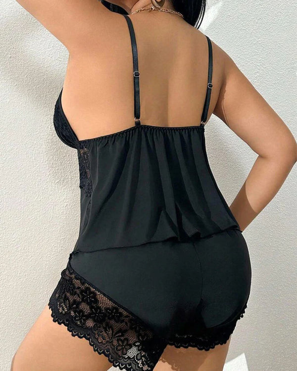 Curvvvy™ Plus Size Romantic Lace Cami Pajama Set