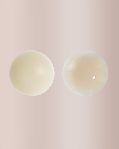 Curvvvy® Invisible silicone nipple covers – reusable & hypoallergenic.