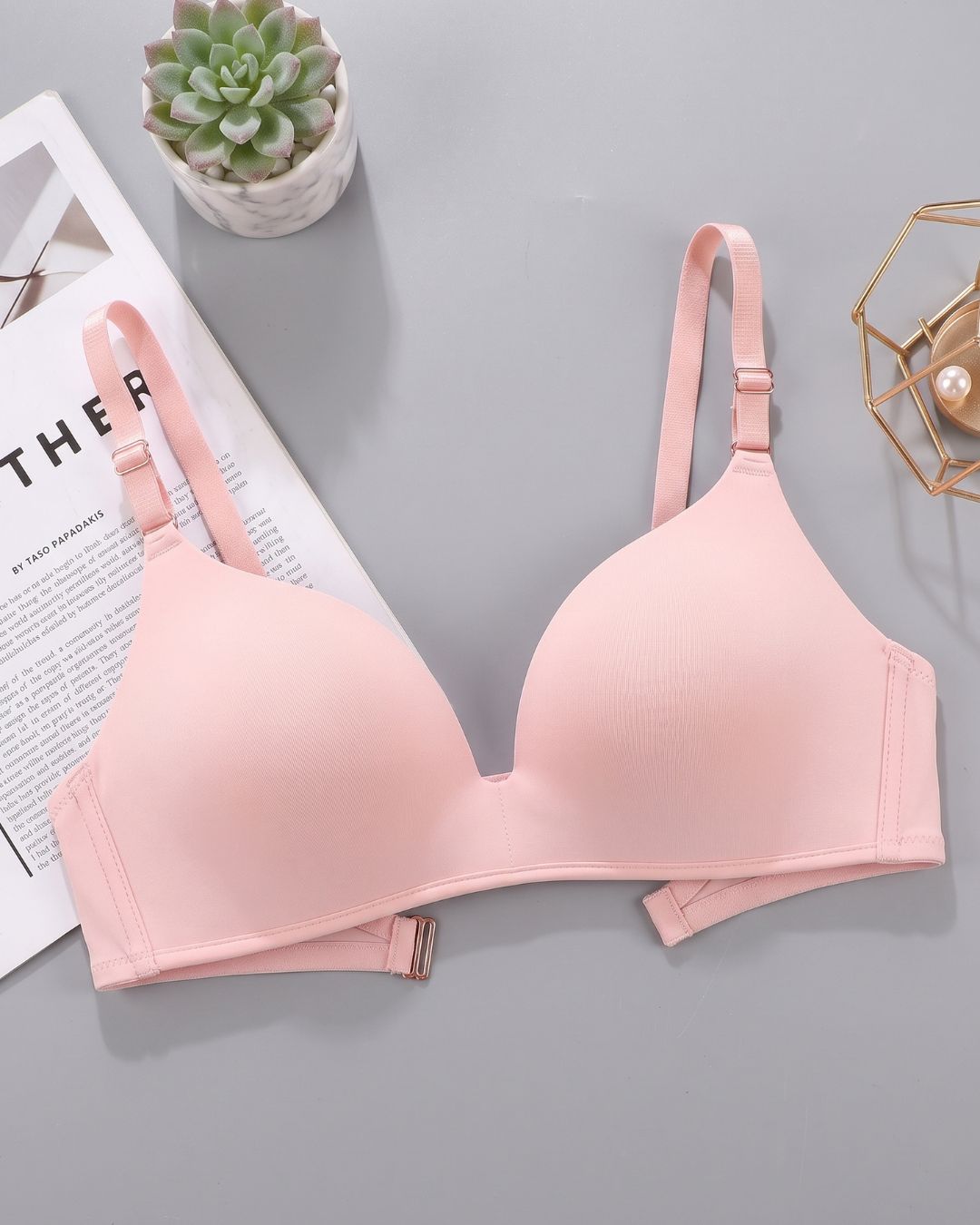Curvvvy™ Lightly Lined Wireless Bras