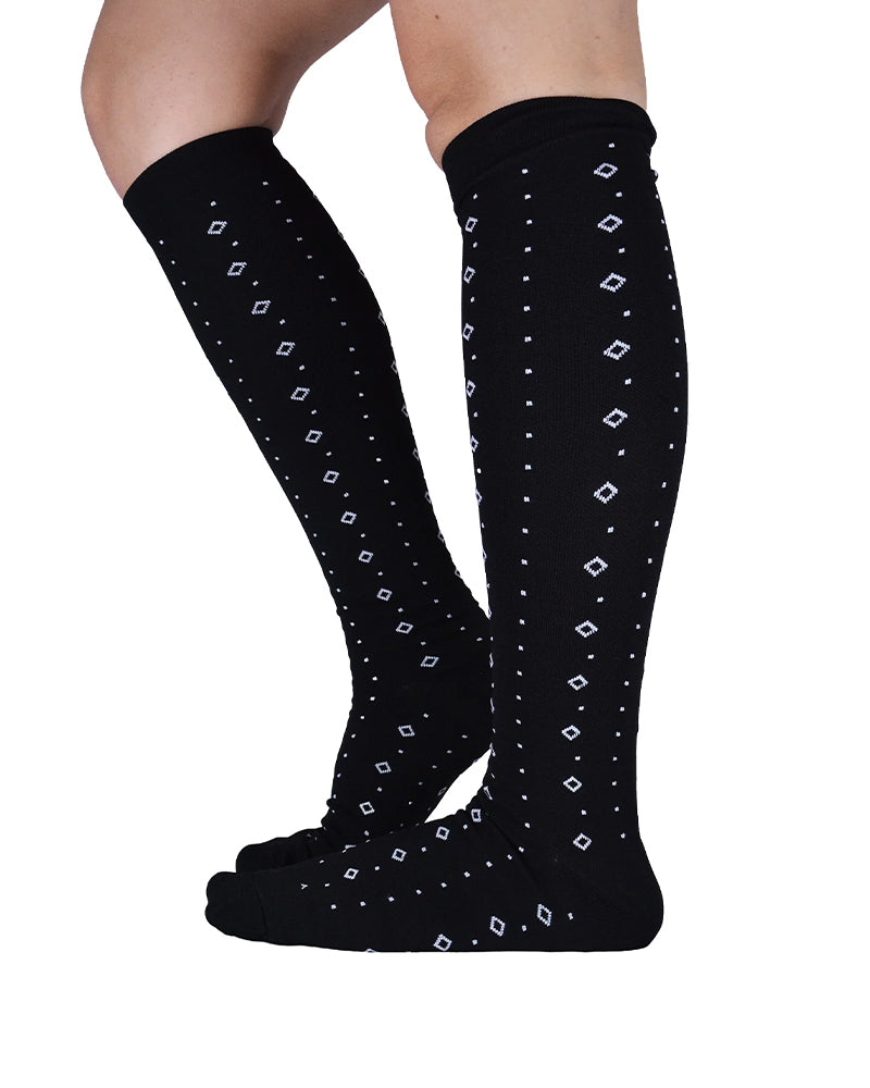 Curvvvy™ Knee-High Athletic Compression Socks