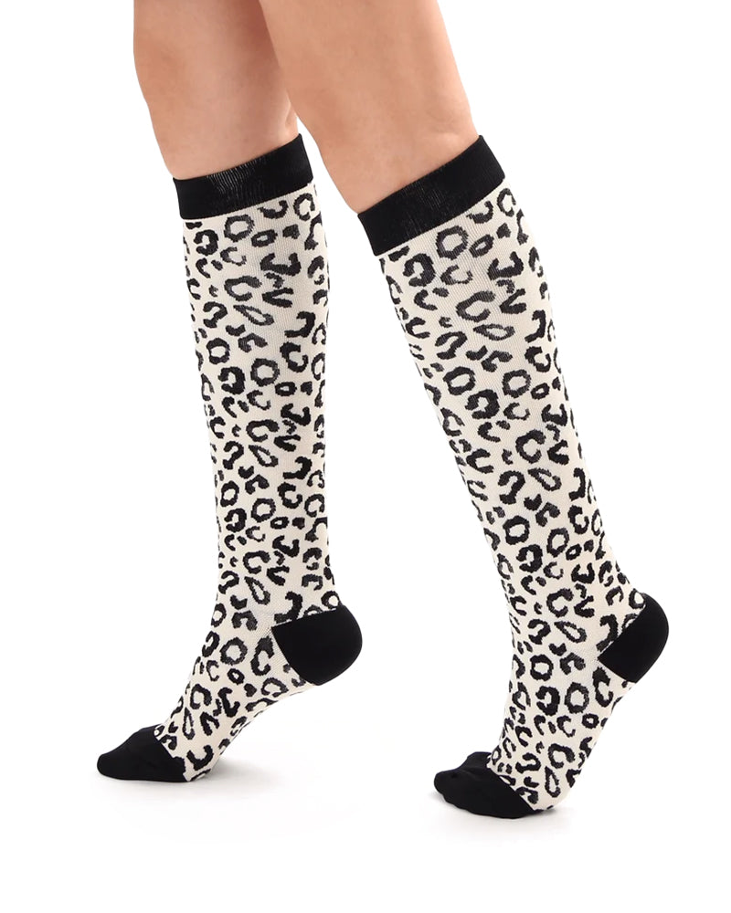 Curvvvy™ Knee-High Athletic Compression Socks