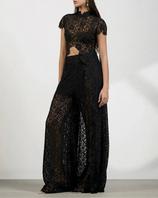 Curvvvy® Elegant Lace Ensemble High Neck Intricate Lace Cut-Out Set