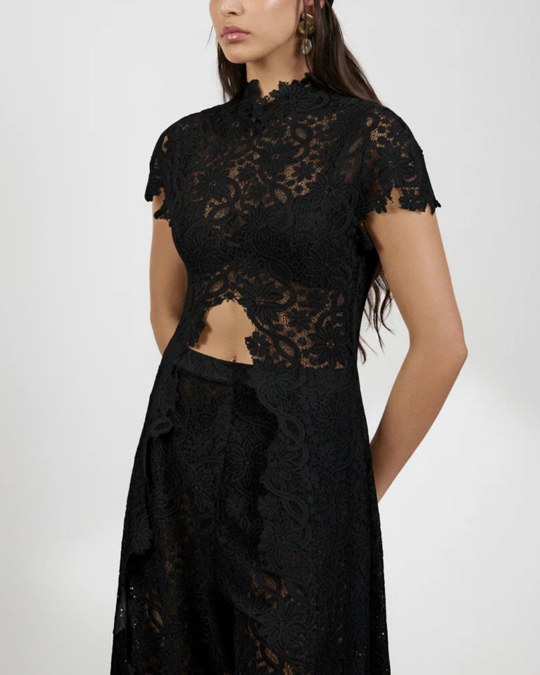 Curvvvy® Elegant Lace Ensemble High Neck Intricate Lace Cut-Out Set