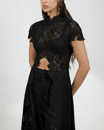 Curvvvy® Elegant Lace Ensemble High Neck Intricate Lace Cut-Out Set