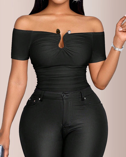 Curvvvy® Off-Shoulder Metal Hardware Ruched Slim Fit T-Shirt