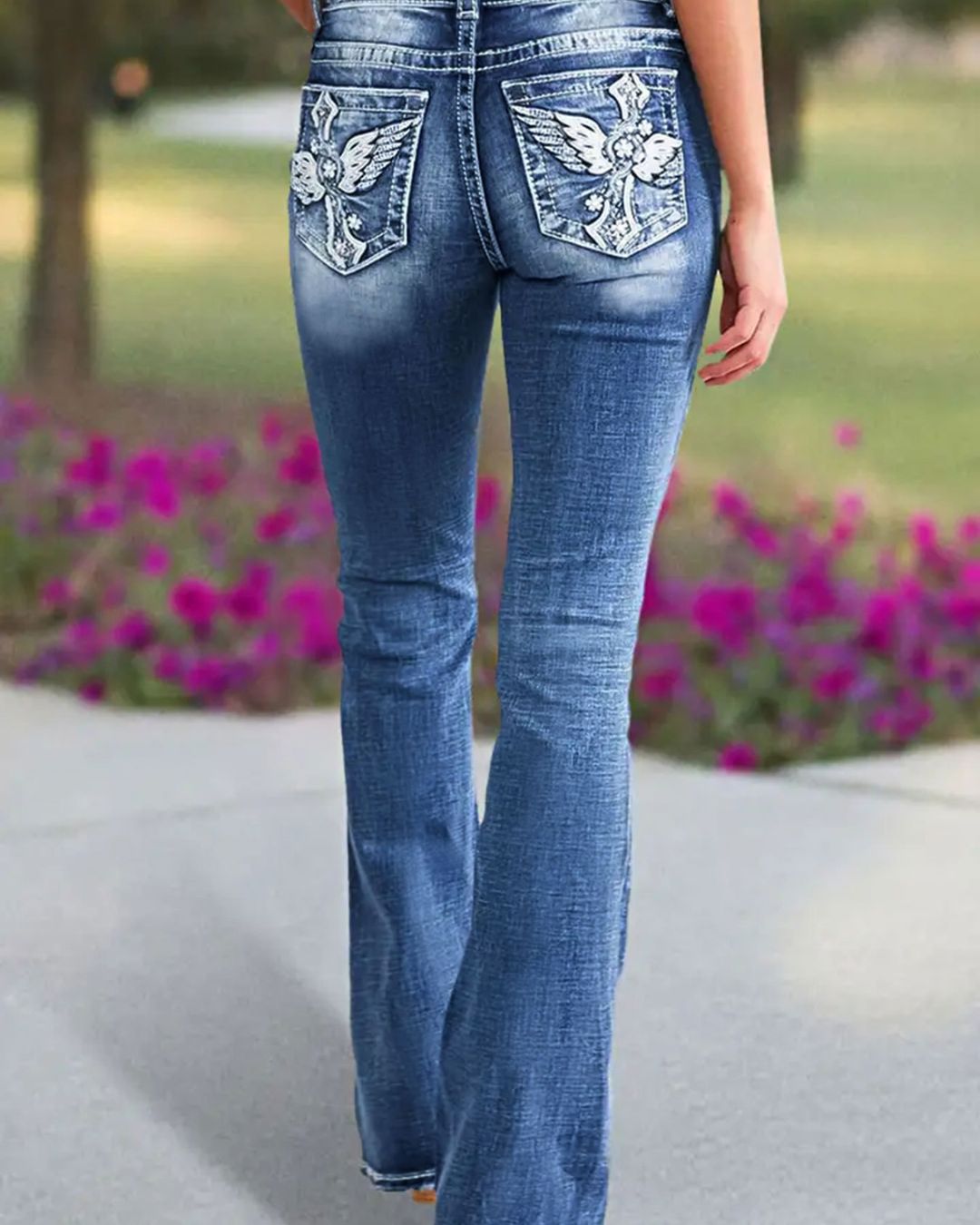 Curvvvy™ Embroidered Mid-Rise Flared Jeans