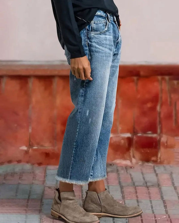 Curvvvy™ Wash Raw Hem Mid Rise Crop Straight Leg Jeans