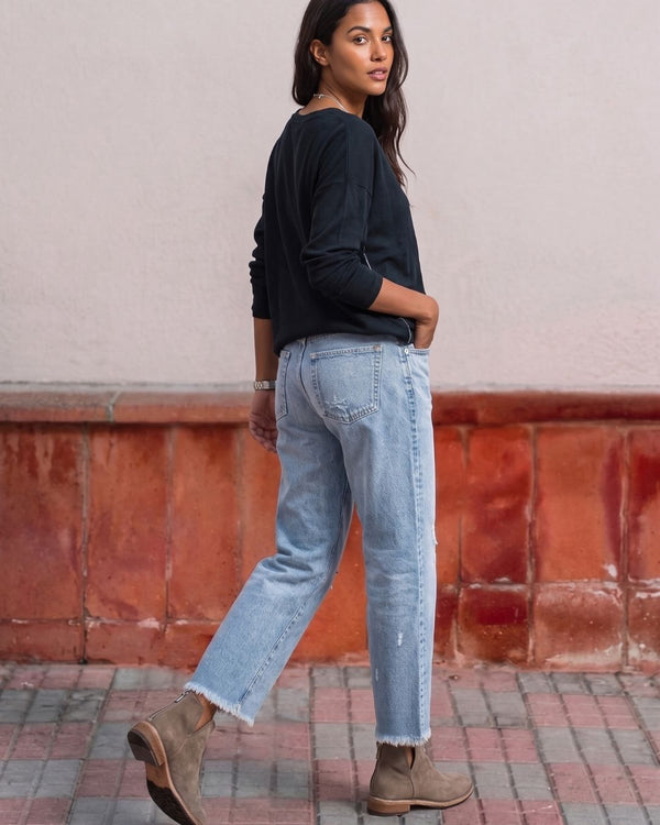 Curvvvy™ Wash Raw Hem Mid Rise Crop Straight Jeans
