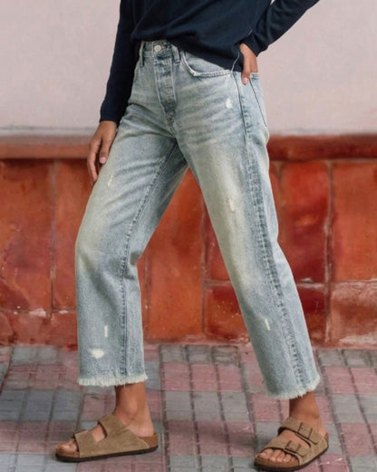 Curvvvy™ Wash Raw Hem Mid Rise Crop Straight Jeans