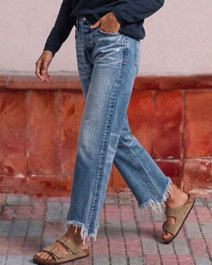 Curvvvy™ Wash Raw Hem Mid Rise Crop Straight Jeans