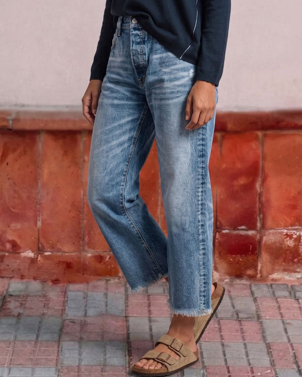 Curvvvy™ Wash Raw Hem Mid Rise Crop Straight Jeans