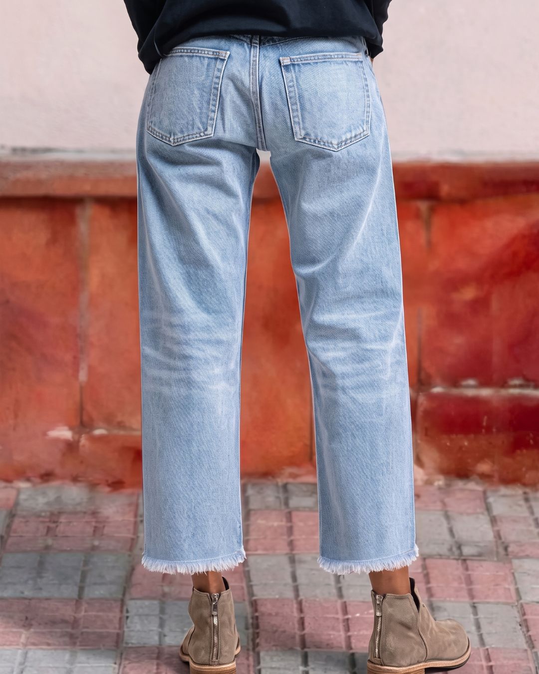 Curvvvy™ Wash Raw Hem Mid Rise Crop Straight Jeans