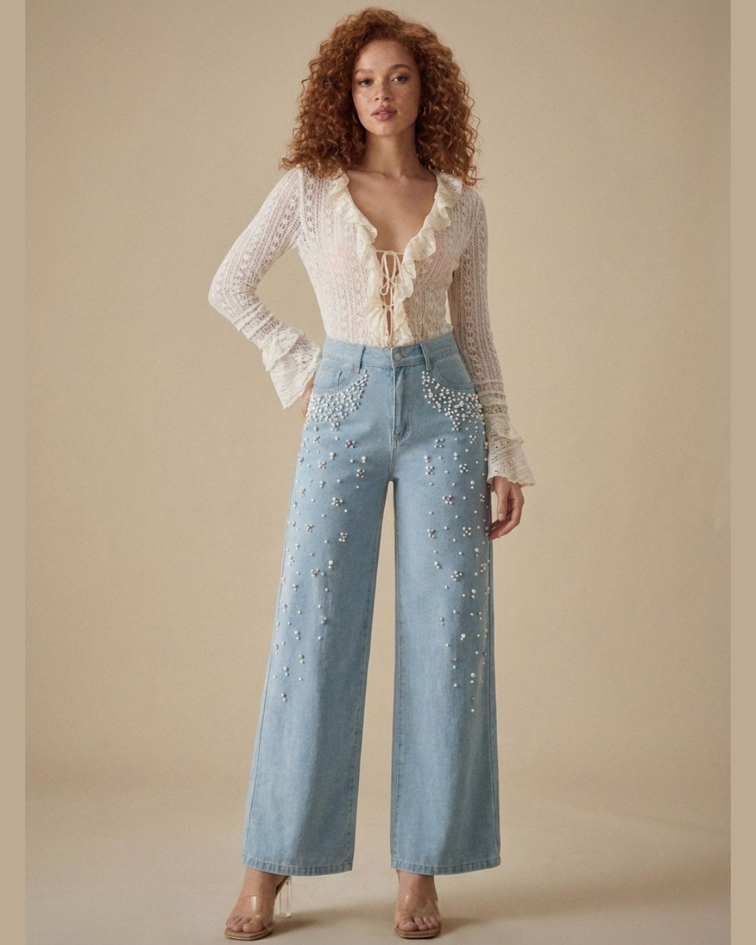 Curvvvy™ Lockere Jeans mit geradem Bein und Perlendetails
