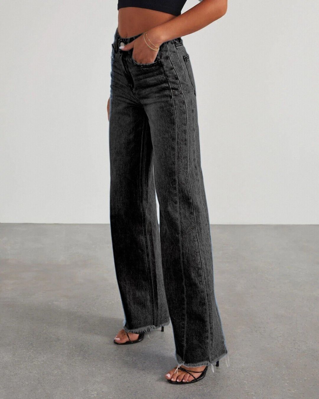 Curvvvy™ Weite Jeans mit lockerem Schnitt und unversäubertem Saum