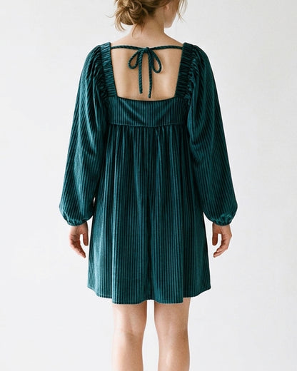 Curvvvy™ Figurbetontes Mini-Kleid mit Leopardenmuster und Trompetenärmeln