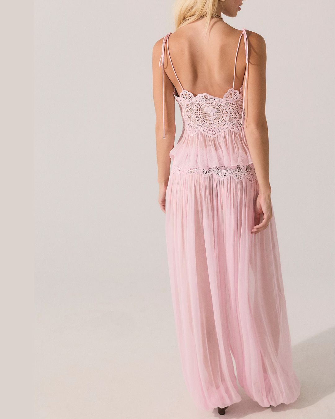 Curvvvy™ Slim Fit Ruffle Trim Open-Back Chiffon Set