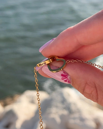 Curvvvy® Round Rose Box - With Engraved Double Heart Necklace