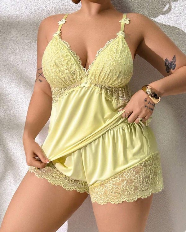Curvvvy™ Plus Size Romantic Lace Cami Pajama Set