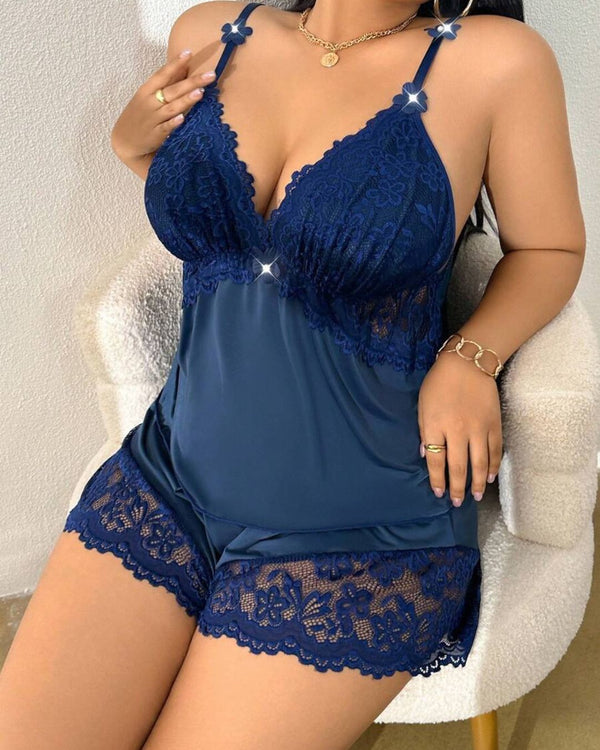 Curvvvy™ Plus Size Romantic Lace Cami Pajama Set