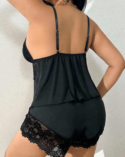 Curvvvy™ Plus Size Romantic Lace Cami Pajama Set