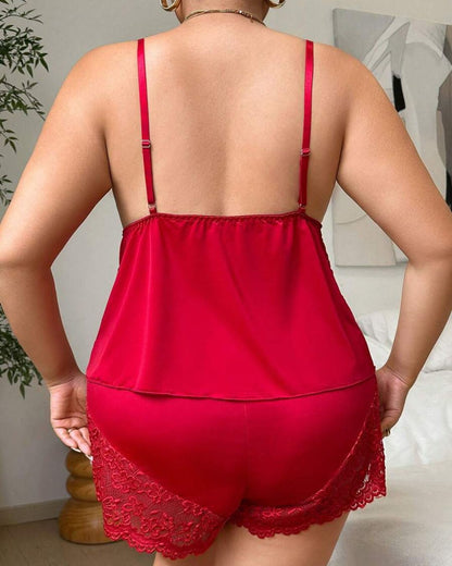 Curvvvy™ Plus Size Romantic Lace Cami Pajama Set
