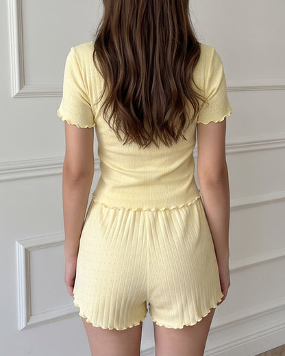 Curvvvy™ Nachtwäsche-Set aus Top und Shorts mit Spitzenbesatz