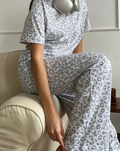 Curvvvy™ Nachtwäsche-Set aus Top und Shorts mit Spitzenbesatz