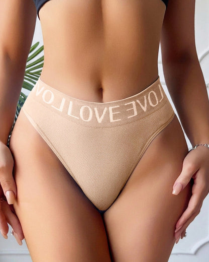 Curvvvy™ Der alltägliche nahtlose Slip wie eine zweite Haut