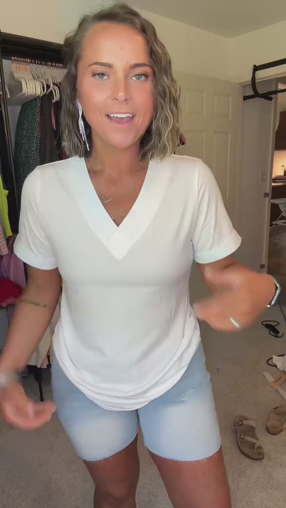 Curvvvy® The Essential V-Neck Relaxed Fit Short Sleeve Top