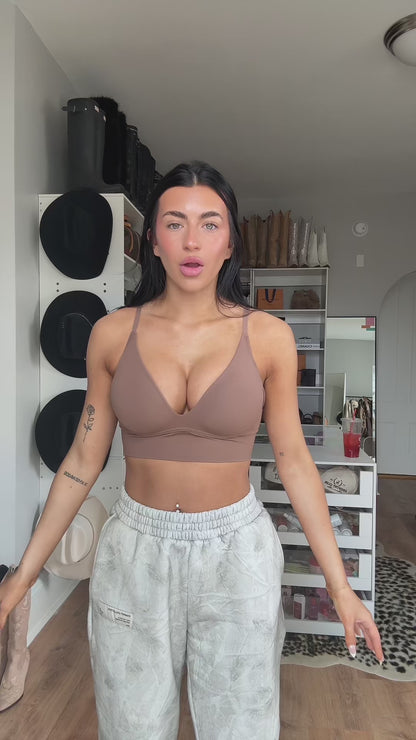Curvvvy™ Deep V Wireless Lift Bra