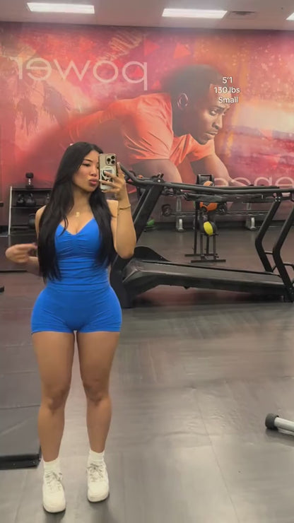 Curvvvy® Halter Neck Seamless Activewear Set with Built-in Bra & Scrunch Shorts
